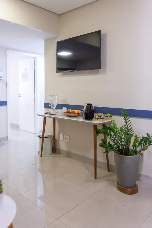 Corredor de acesso aos consultórios do Espaço Integrar BH