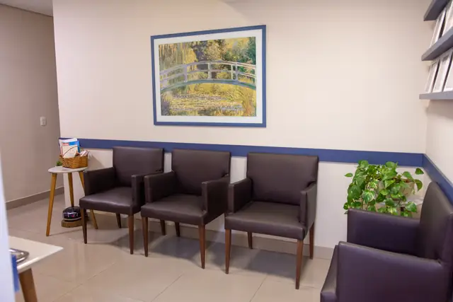 Poltronas da recepção do Espaço Integrar BH em Belo Horizonte